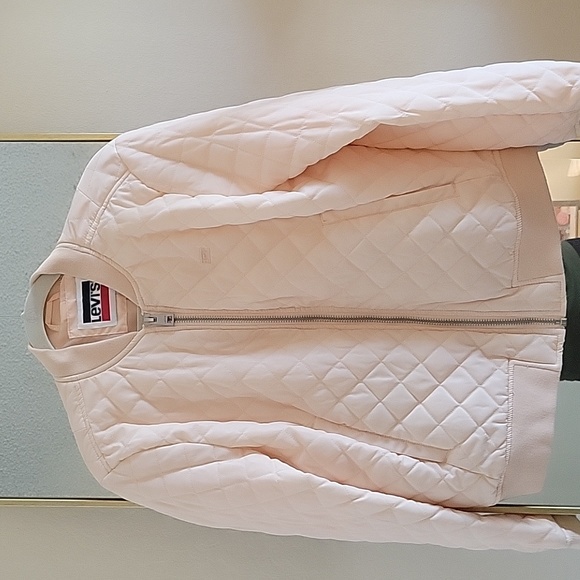 Levi's Jackets & Blazers - Levi's puffer jacket
